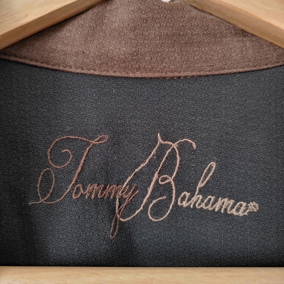 Tommy Bahama Silk Button Down Shirt Short Sleeves Size Medium Brown Black - Picture 14 of 16